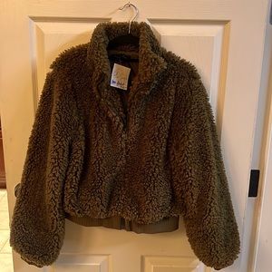 Fuzzy cropped jacket
